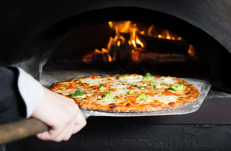 Pizza au feu de bois